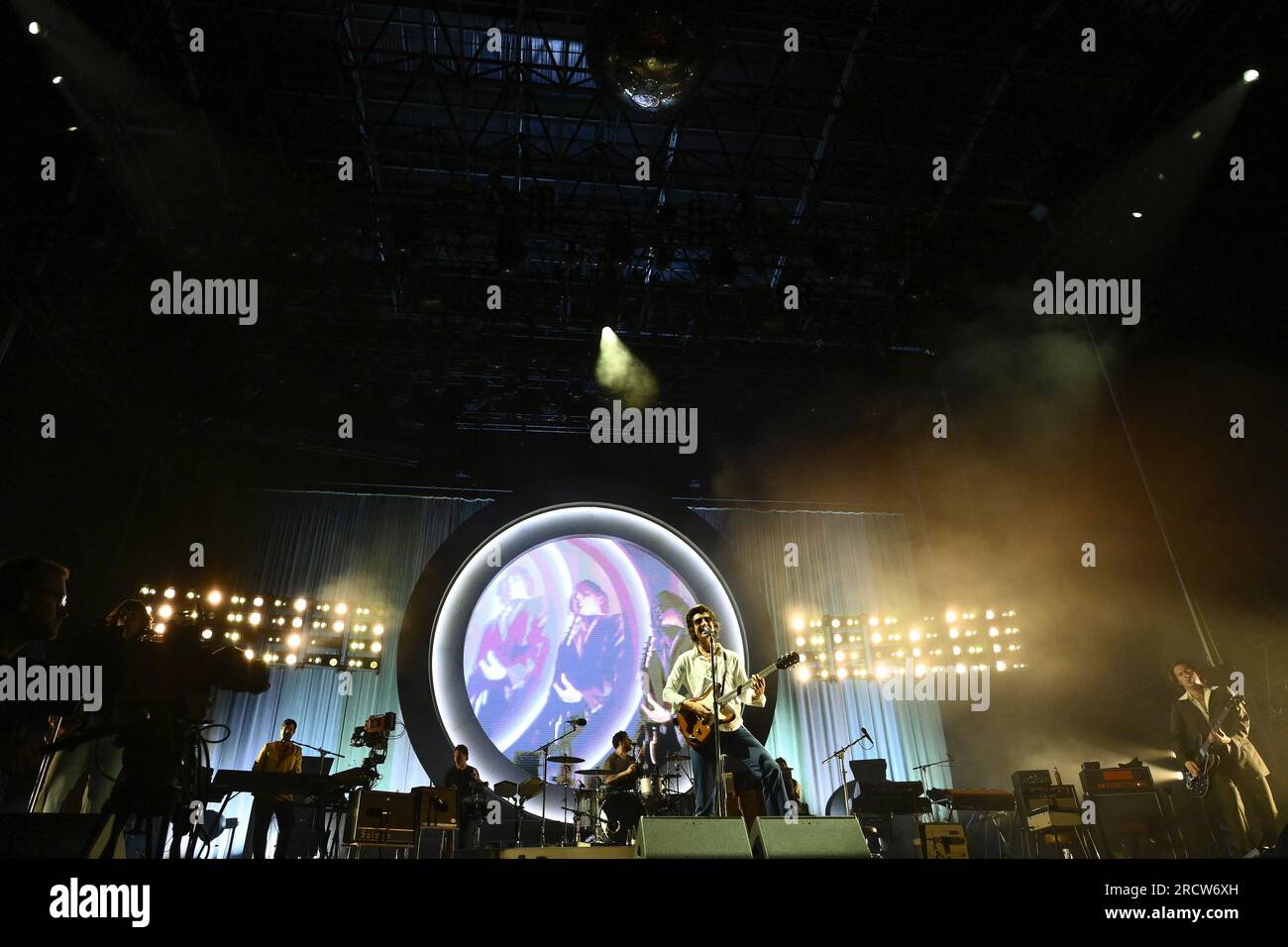 Arctic Monkeys lors de la tournée européenne 2023 Rock in Roma 2023, à Ippodromo delle Capannelle, le 16 juillet 2023 Rome, Italie Banque D'Images Arctic Monkeys lors de la tournée européenne 2023 Rock in Roma 2023, à Ippodromo delle Capannelle, le 16 juillet 2023 Rome, Italie Banque D'Images