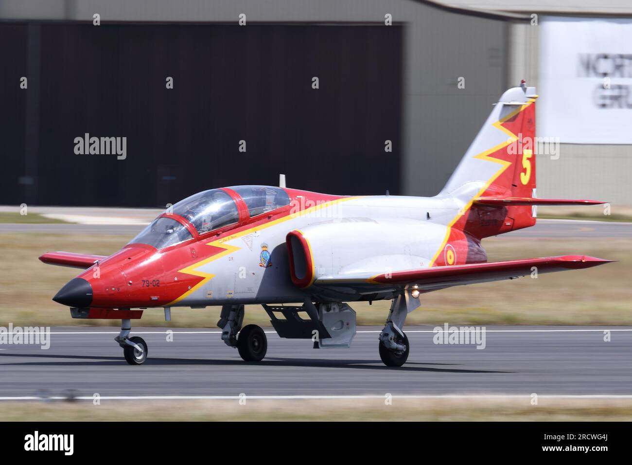 Fairford, Royaume-Uni. 15 juillet 2023. L'équipe espagnole Patrulla Aguila Display a atterri à la RAF Fairford pour le riat 2023 Air Show. Banque D'Images