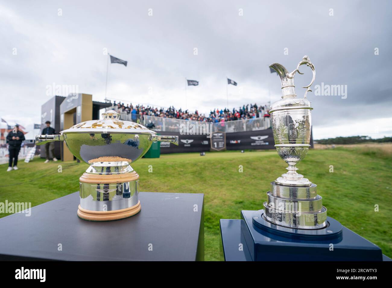 Genesis Scottish Open Cup et le Claret Jug au premier tee au Renaissance Club à North Berwick. Banque D'Images