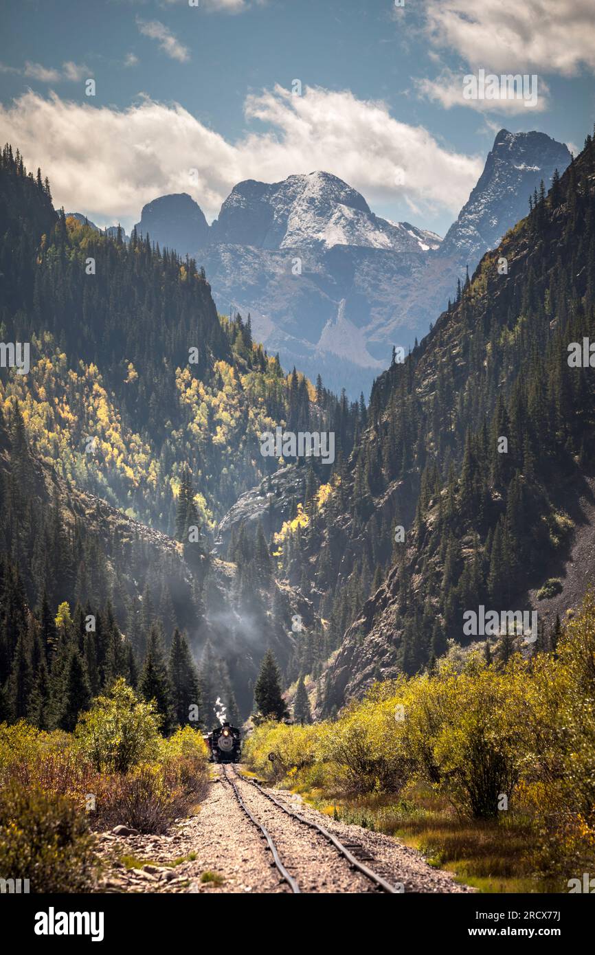 Durango et Silverton train de chemin de fer à voie étroite arrivent sur les rails Banque D'Images