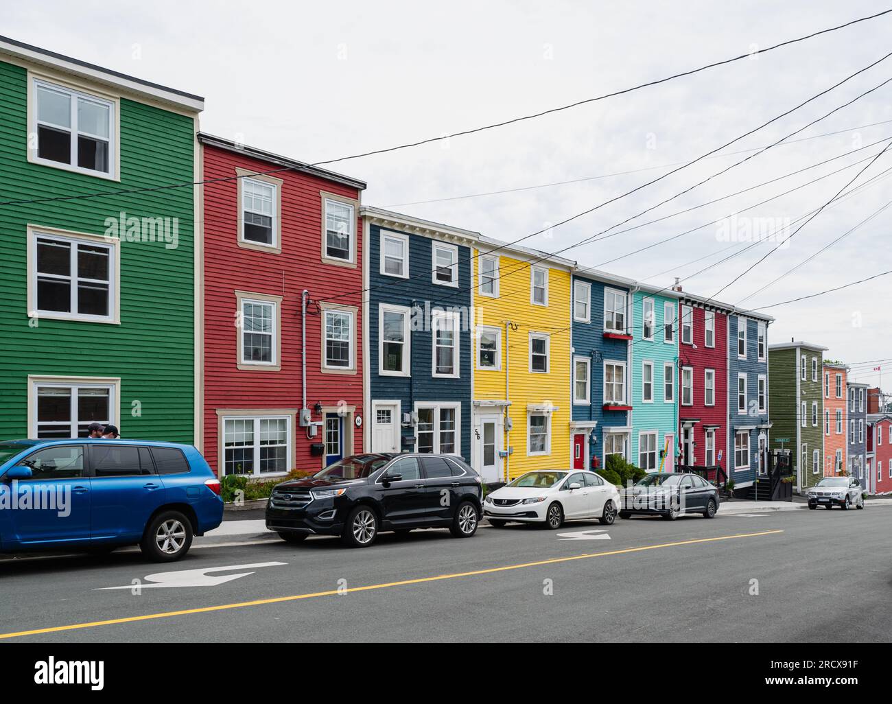 Rue des maisons en rangée colorées à St. John's, Terre-Neuve, Canada. Banque D'Images