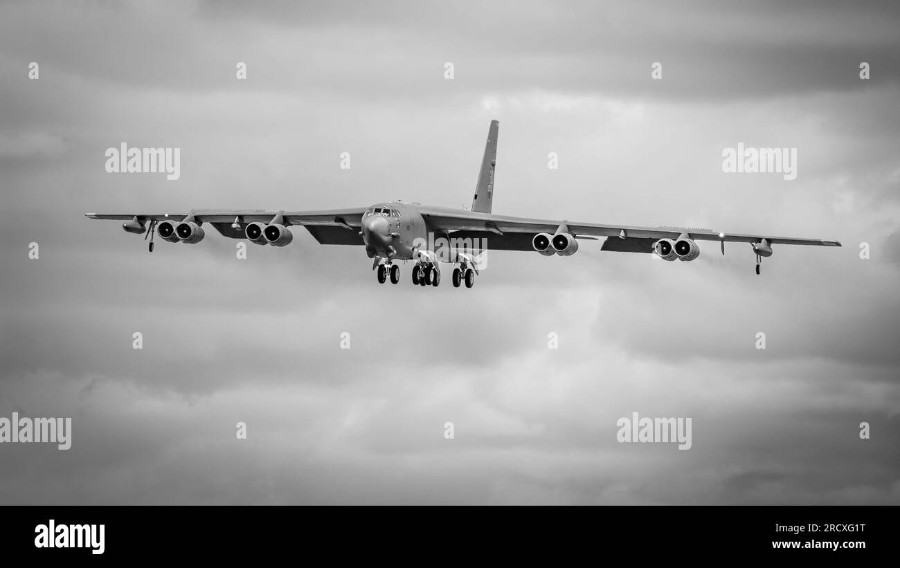 United States Air Force - Boeing B-52H Stratofortress en approche finale de la RAF Fairford. Banque D'Images