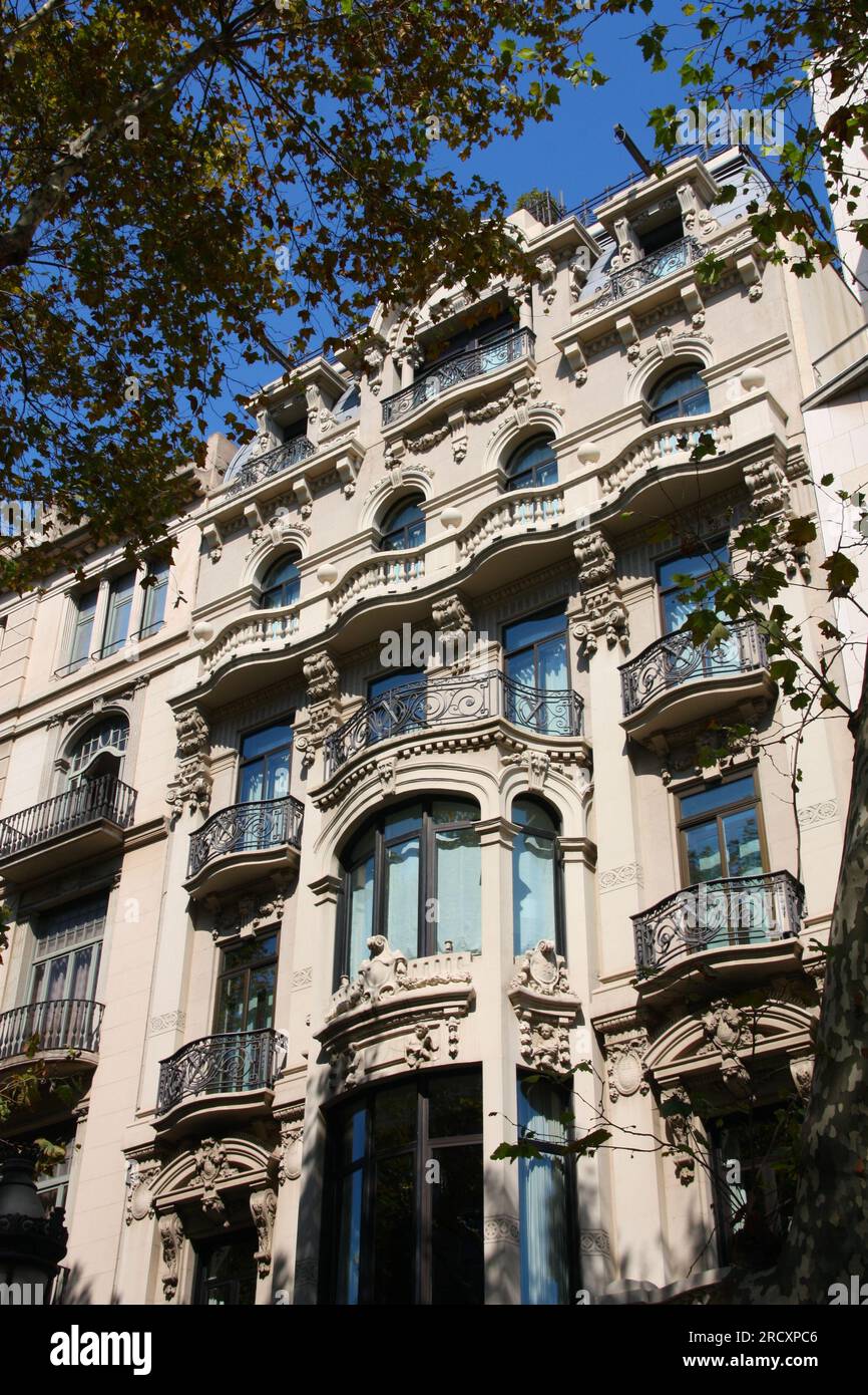 Architecture du boulevard Barcelone la Rambla. Immeubles d'appartements à côté de Ramblas à Barcelone. Banque D'Images
