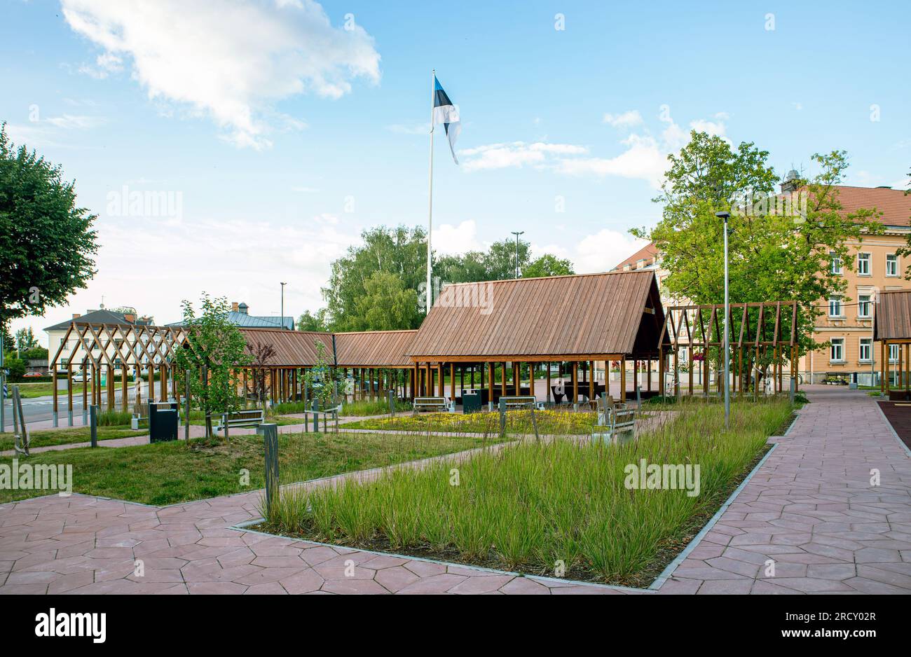 Otepää, Valga County, Estonie-14JUL2023 : place principale de la ville de Otepää ou Otepaa en Estonie, Europe. Parc de loisirs public. Banque D'Images