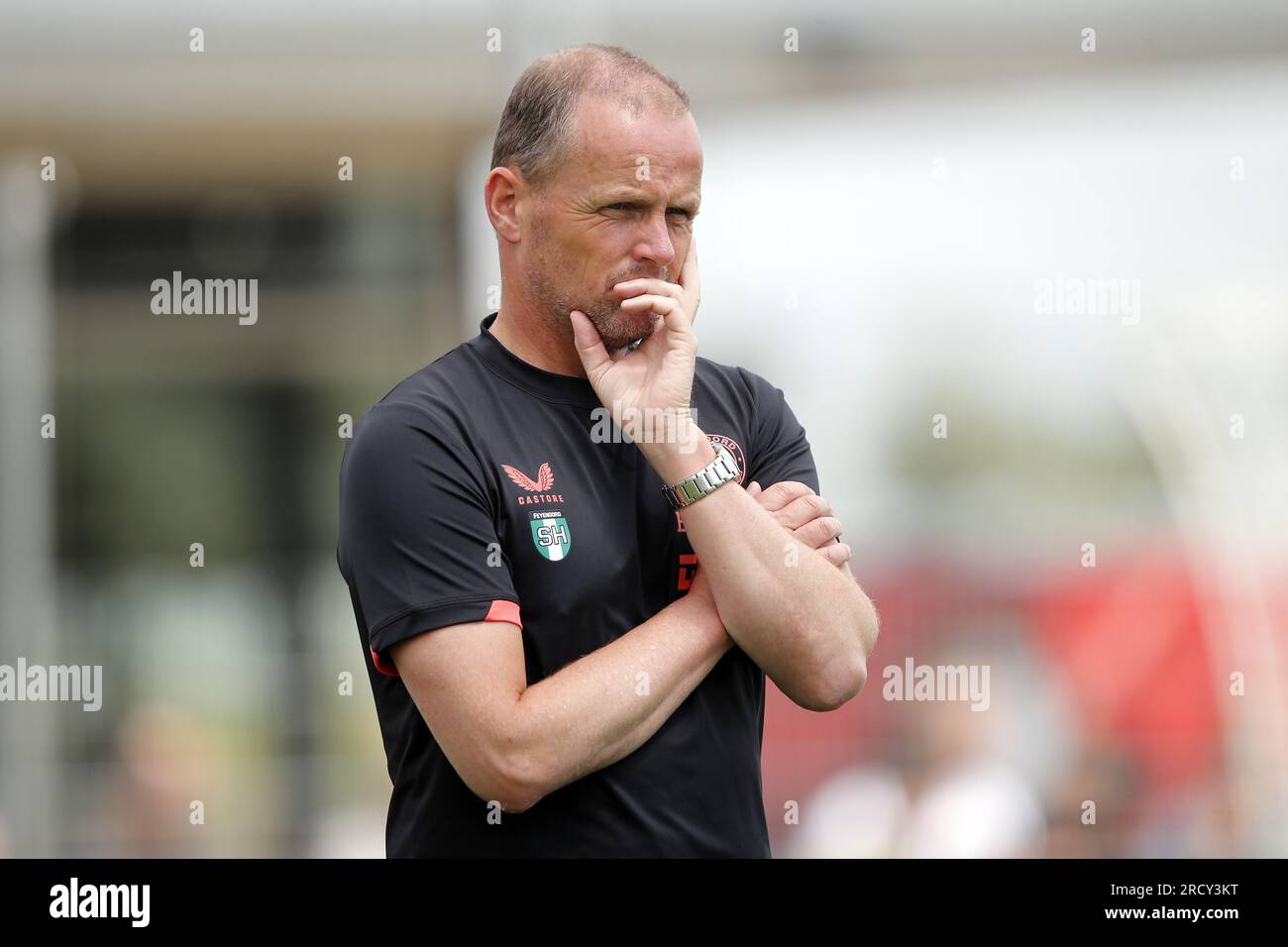 BARENDRECHT - l'assistant entraîneur de Feyenoord Sipke Hulshoff lors du match amical entre Feyenoord et Union Sint-Gillis au Sportpark Smitshoek le 15 juillet 2023 à Barendrecht, pays-Bas. AP | taille néerlandaise | BART STOUTJESDYK Banque D'Images