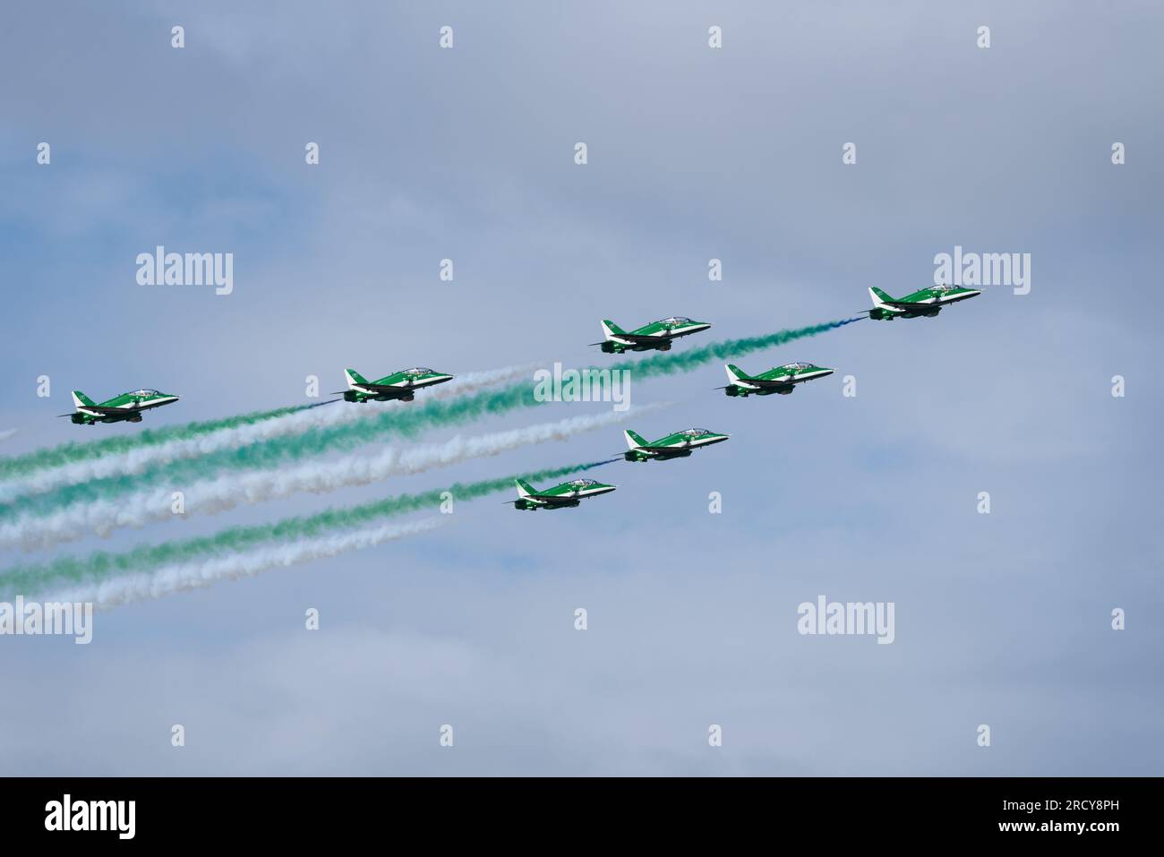 Royal Saudi Air Force Falcons expose l'équipe BAe Hawk au Royal International Air Tattoo, riat, spectacle aérien, RAF Fairford, Gloucestershire, ROYAUME-UNI. Banque D'Images