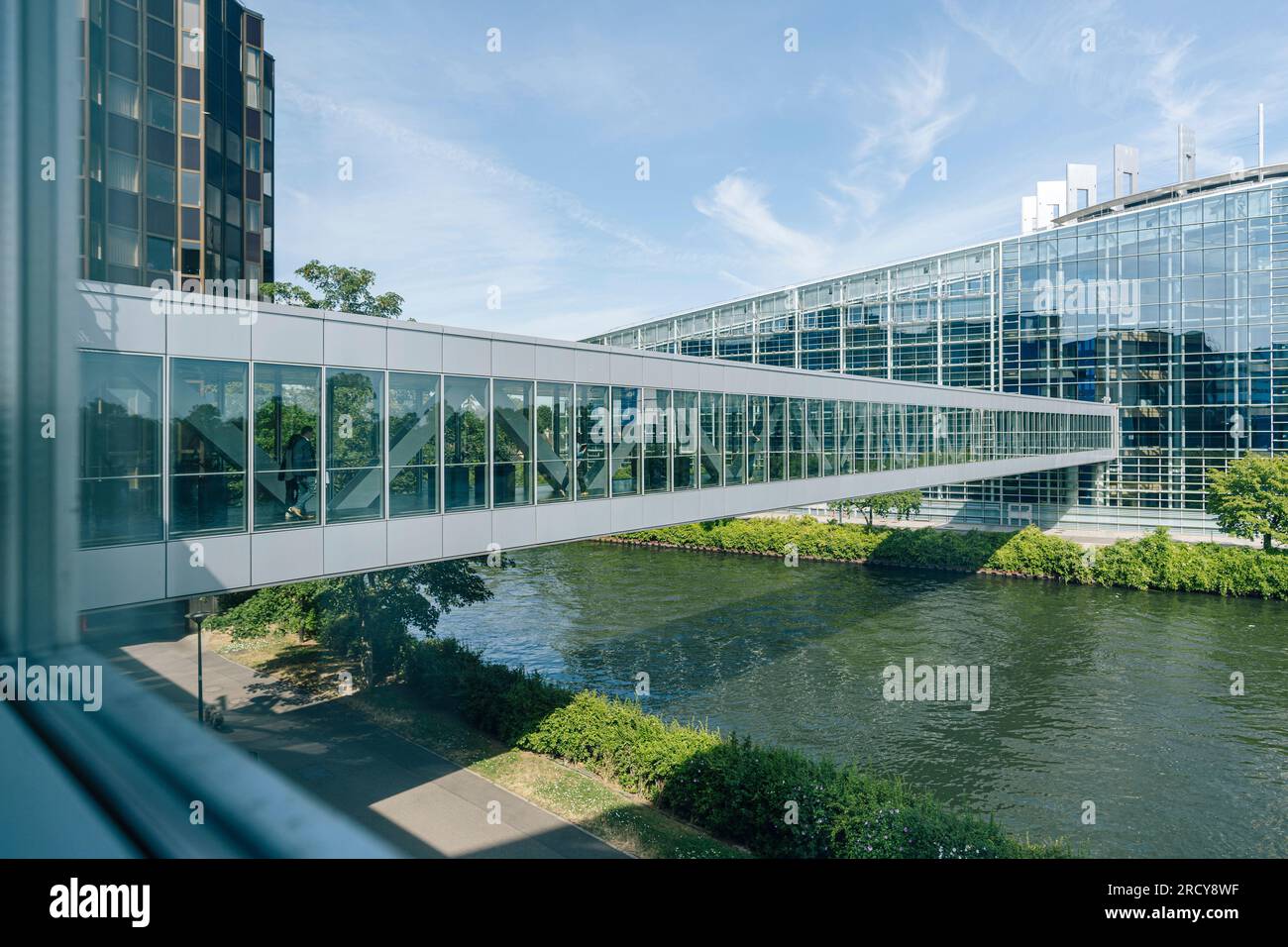STRASBOURG, FRANCE - JULY 13, 2023: Outside the European Parliament, the parliamentary institution that represents European citizens in the European Union and exercises legislative power. EUROPEAN PARLIAMENT;EUROPEAN CHAMBER;POLITICS;INTERNATIONAL;EU;EUROPEAN UNION;ALEX FLORES Europa Press 07/13/2023 (Europa Press via AP) Banque D'Images