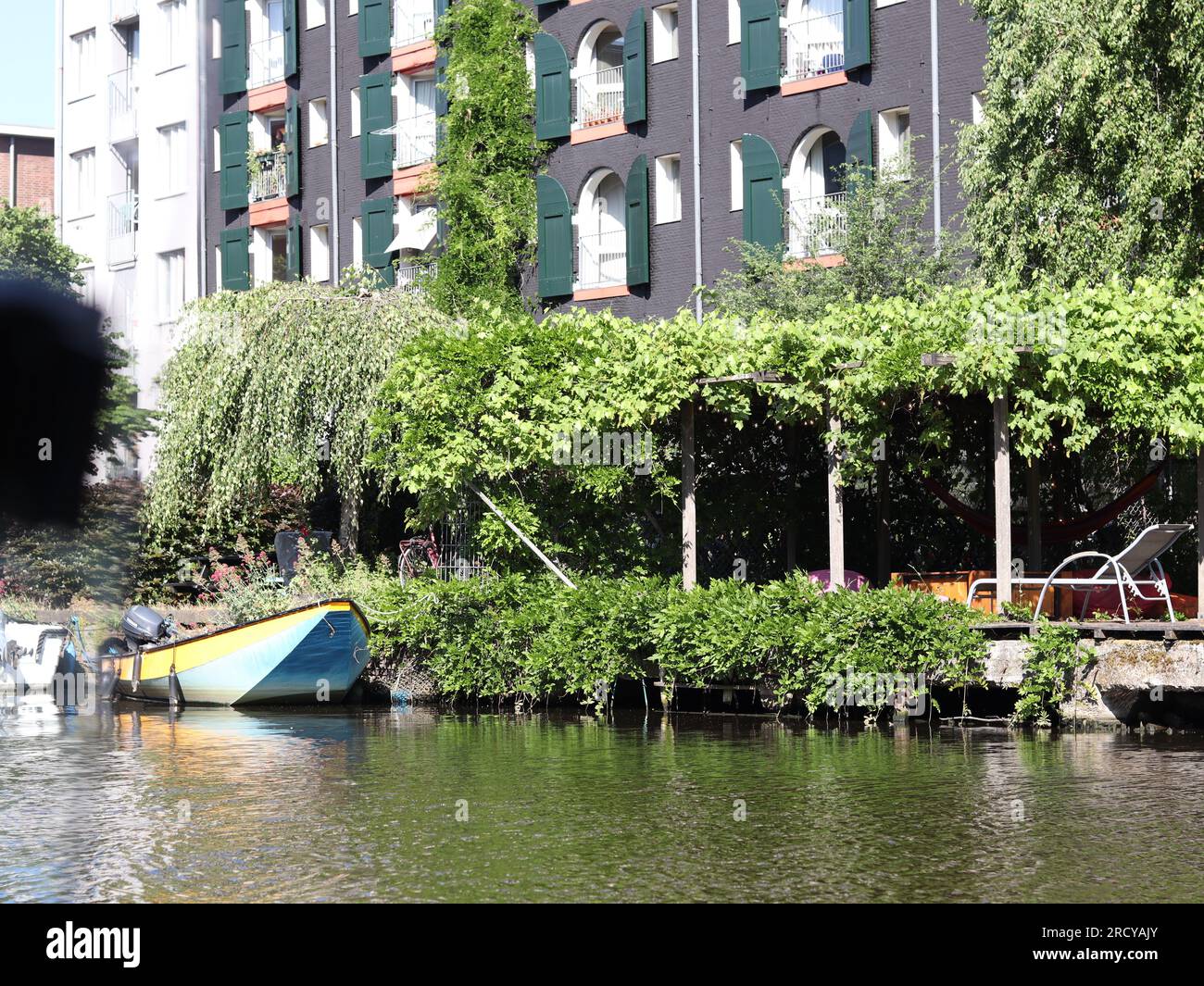 Canal à Amsterdam, pays-Bas Banque D'Images