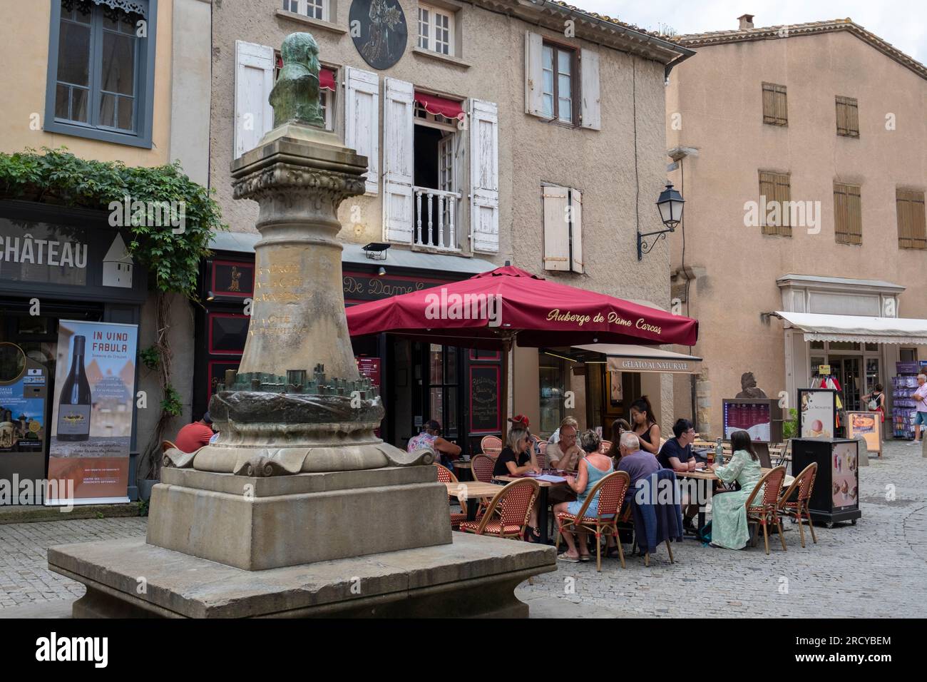 Carcassonne est une cité fortifiée française dans le département de l'Aude, région Occitanie, habitée depuis le Néolithique. Banque D'Images