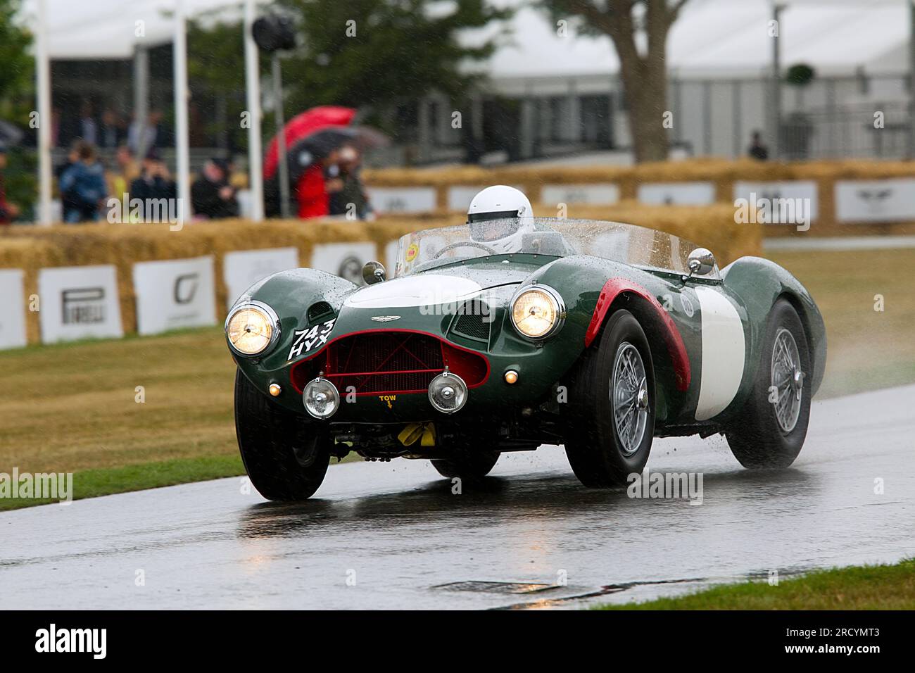 Aston Martin DB3S 1955 pilotée par Peter Bradfield au Festival of Speed, Goodwood, le 14 juillet 2023, (photo : Michael Cole) Banque D'Images