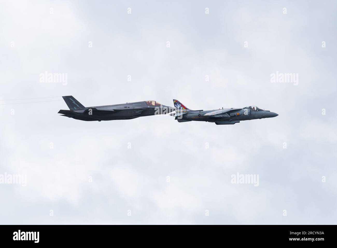 Avions à réaction RAF F-35B Lightning II et Harrier II de la marine espagnole au Royal International Air Tattoo, riat, Airshow, RAF Fairford, Gloucestershire, ROYAUME-UNI Banque D'Images