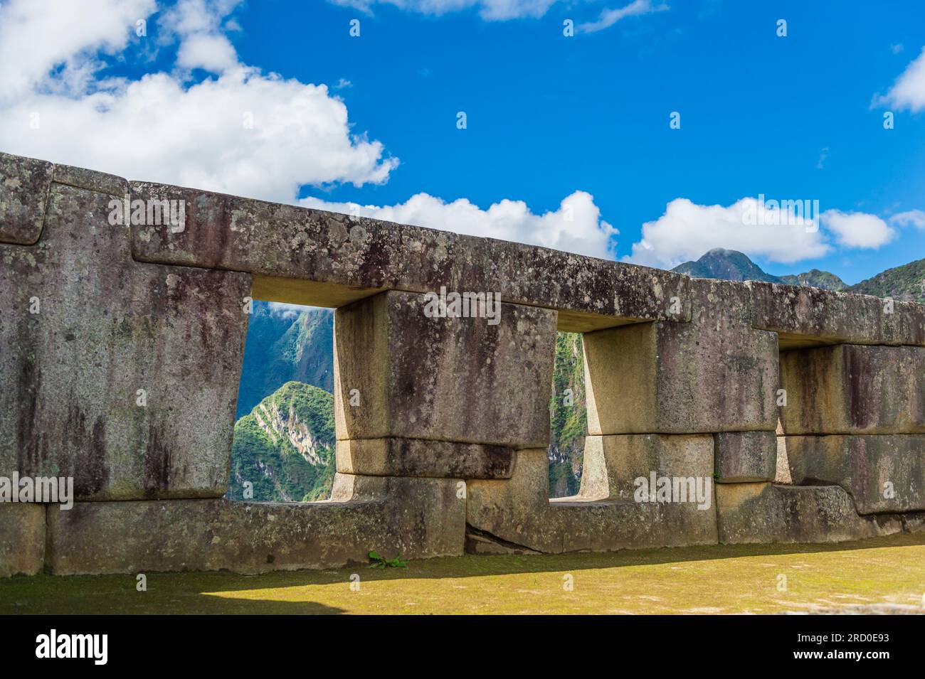 Murs de pierre de ruines de bâtiments autour des ruines de Machu Picchu au Pérou. Banque D'Images