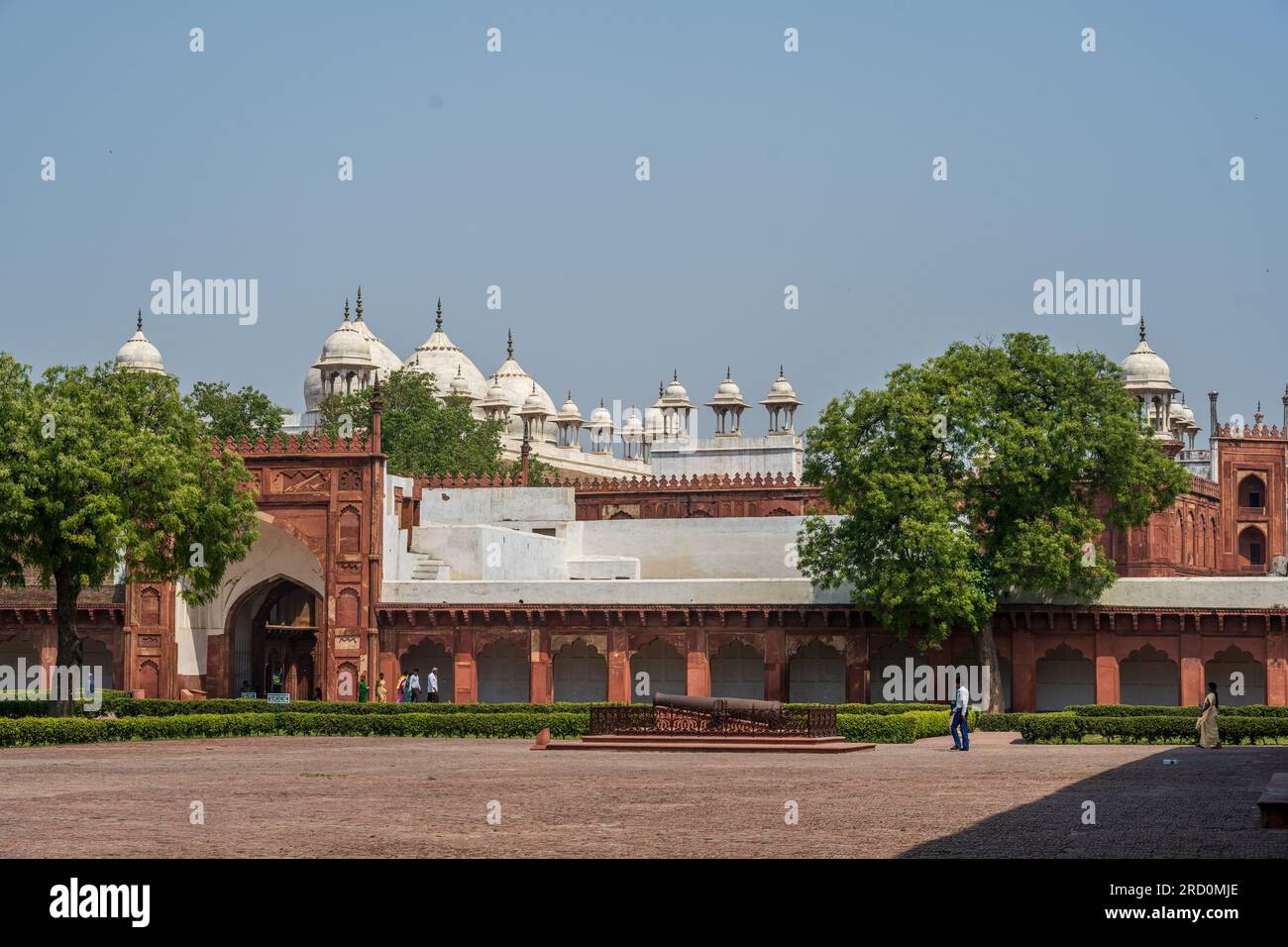 Agra, Inde -- 12 avril 2023. Une photo prise dans une cour intérieure fort Rouge d'Agra. Banque D'Images