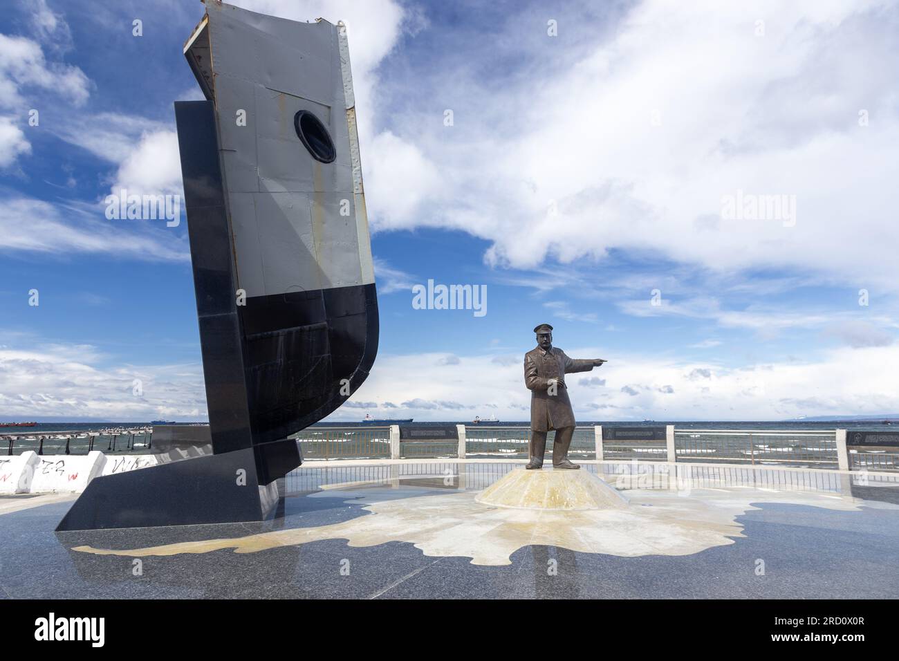 Statue commémorative de Piloto Luis Pardo sur Punta Arenas, Chili Costanera Waterfront commémorant le sauvetage de l'équipage du navire Endurance de l'île de l'éléphant en 1916 Banque D'Images