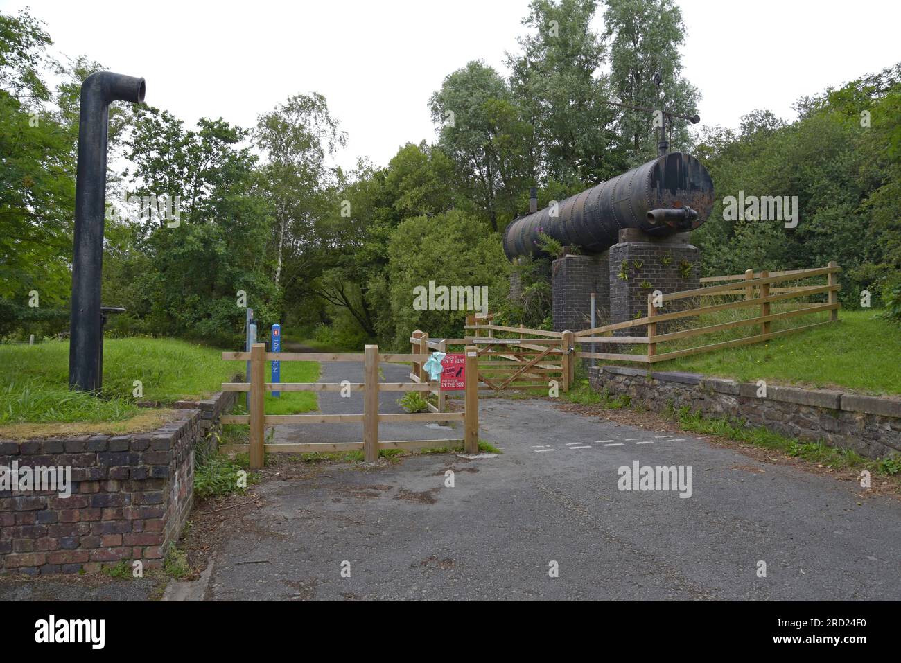 La ligne de chemin de fer désaffectée et la gare de Bryncir, sur l'ancien Carnarvonshire Railway, Gwynedd, pays de Galles, juillet 2023 Banque D'Images