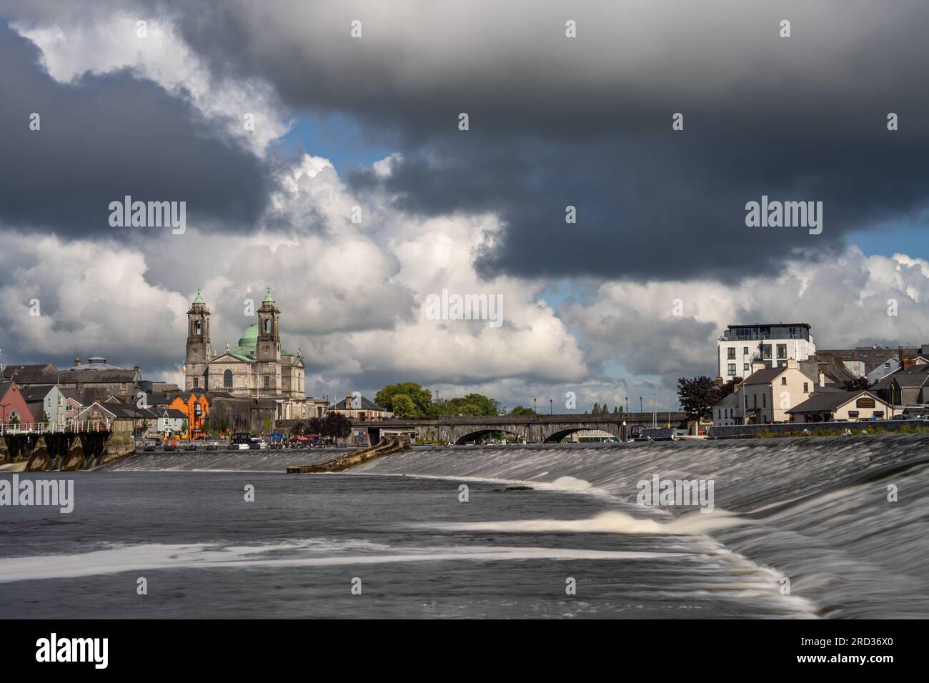 Paysage urbain de la rivière Shannon, Athlone, comté de Westmeath Banque D'Images