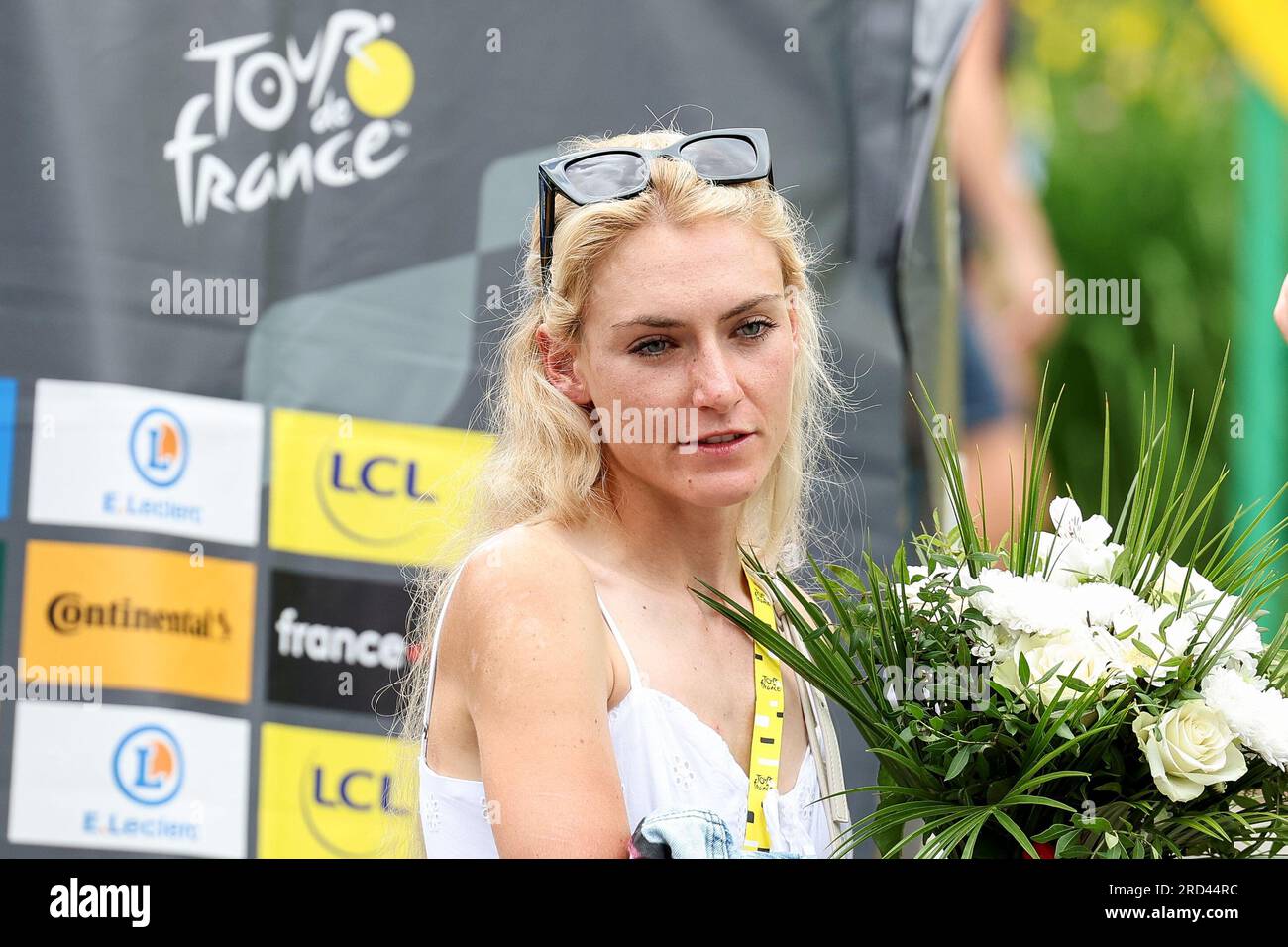 Combloux, France. 18 juillet 2023. La slovène Urska Zigart partenaire de 011 slovène Tadej Pogacar de l'équipe Emirates des Émirats des Émirats photographiée après l'étape 16 du Tour de France, un contre-la-montre individuel de Passy à Combloux (22, 4 km), France, mardi 18 juillet 2023. Le Tour de France de cette année aura lieu du 01 au 23 juillet 2023. BELGA PHOTO DAVID PINTENS crédit : Belga News Agency/Alamy Live News Banque D'Images