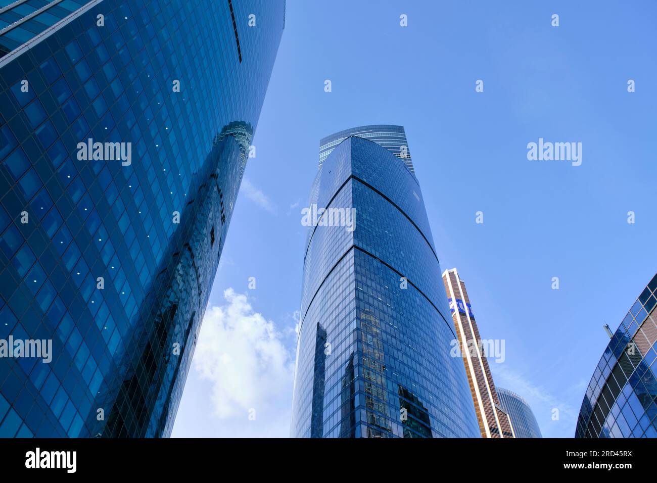 Moscou Russie 12.05.2023.gratte-ciel en verre de la ville de Moscou.vue de bas en haut Banque D'Images
