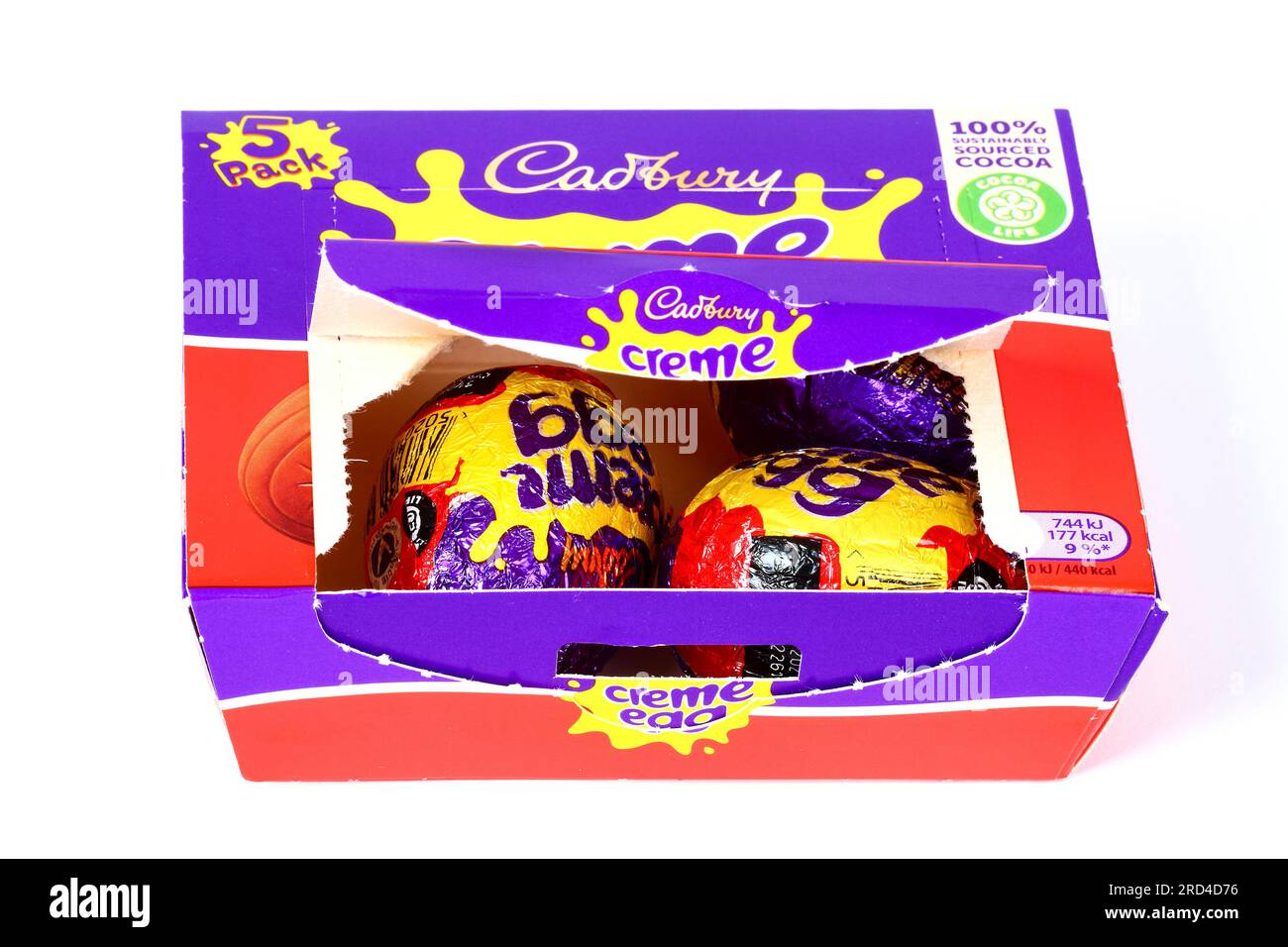 Ouvrez la boîte des œufs Cadbury Creme Banque D'Images