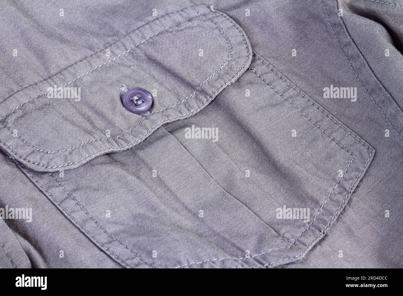 Gros plan d'une poche sur une chemise en coton Banque D'Images