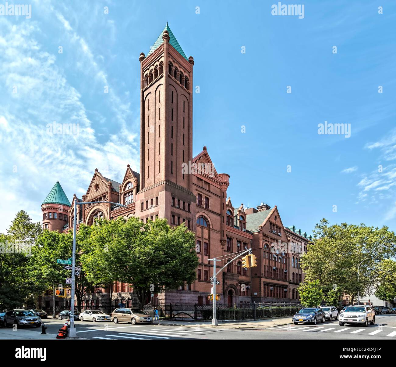 Bedford Stuyvesant : monument historique Boys High School, roman avec enthousiasme, conçu par le même architecte que la Girls High School voisine. Banque D'Images