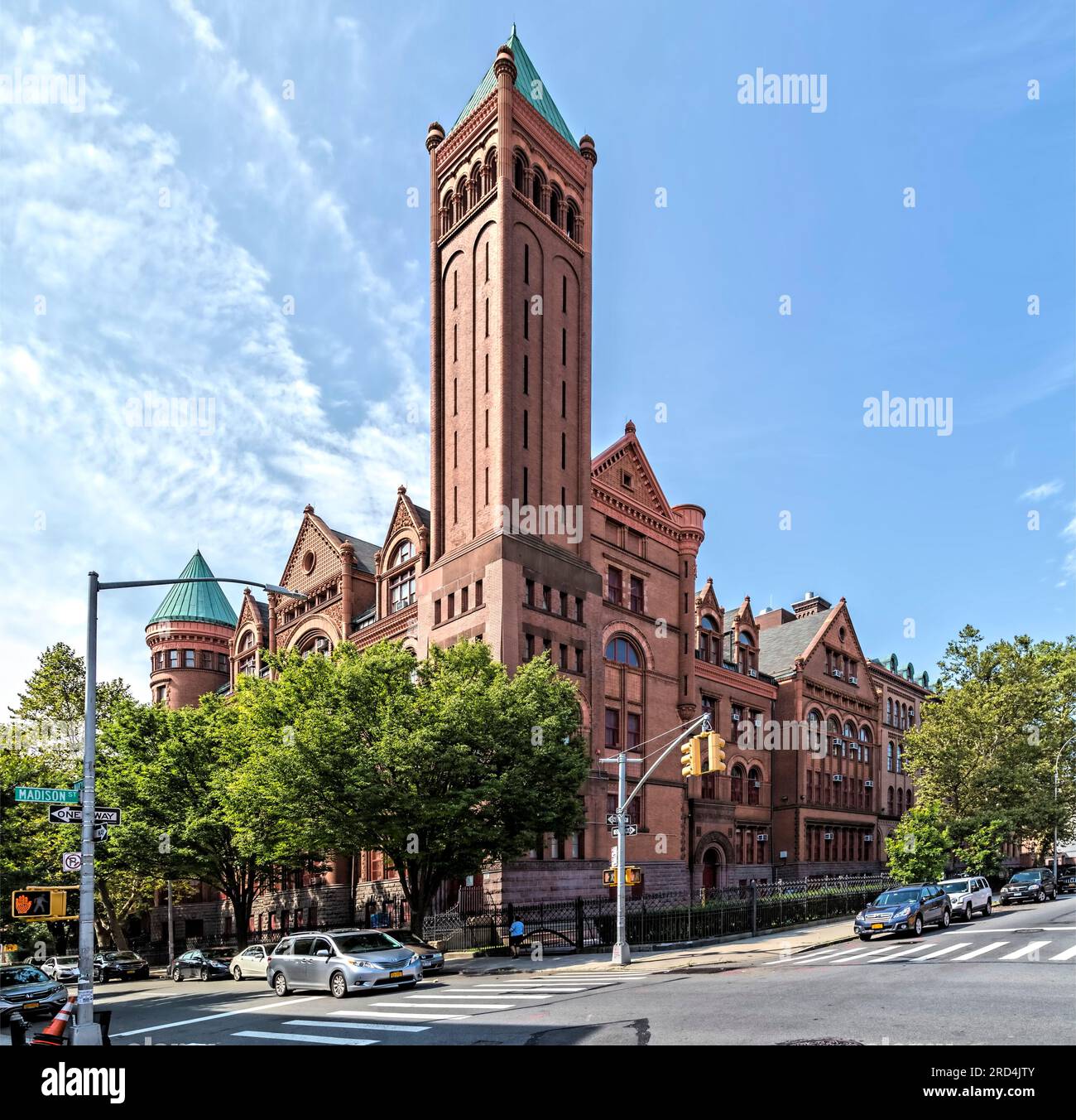 Bedford Stuyvesant : monument historique Boys High School, roman avec enthousiasme, conçu par le même architecte que la Girls High School voisine. Banque D'Images