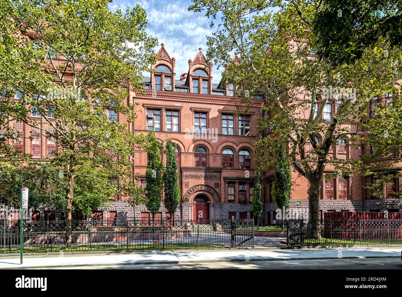Bedford Stuyvesant : monument historique Boys High School, roman avec enthousiasme, conçu par le même architecte que la Girls High School voisine. Banque D'Images