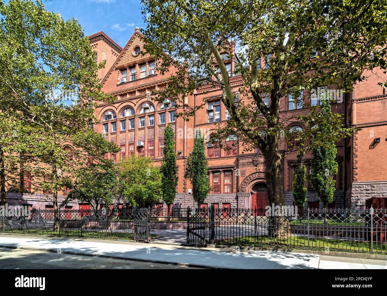 Bedford Stuyvesant : monument historique Boys High School, roman avec enthousiasme, conçu par le même architecte que la Girls High School voisine. Banque D'Images