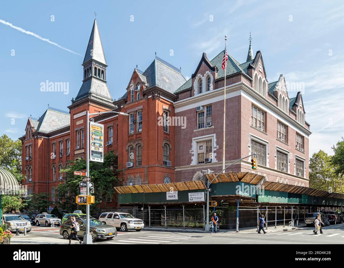 Bedford Stuyvesant : monument historique Girls High School, gothique victorien, conçu par le même architecte que le Boys High School à proximité. Banque D'Images