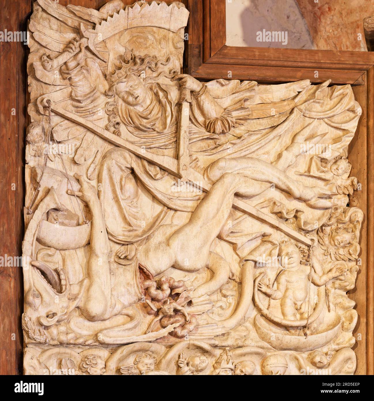 Pesée des âmes le jour du jugement, panneau en relief, retable d'aile latérale de détail, autel sculpté de la Vierge de Niederrotweil, gothique tardif, sculpteur Banque D'Images