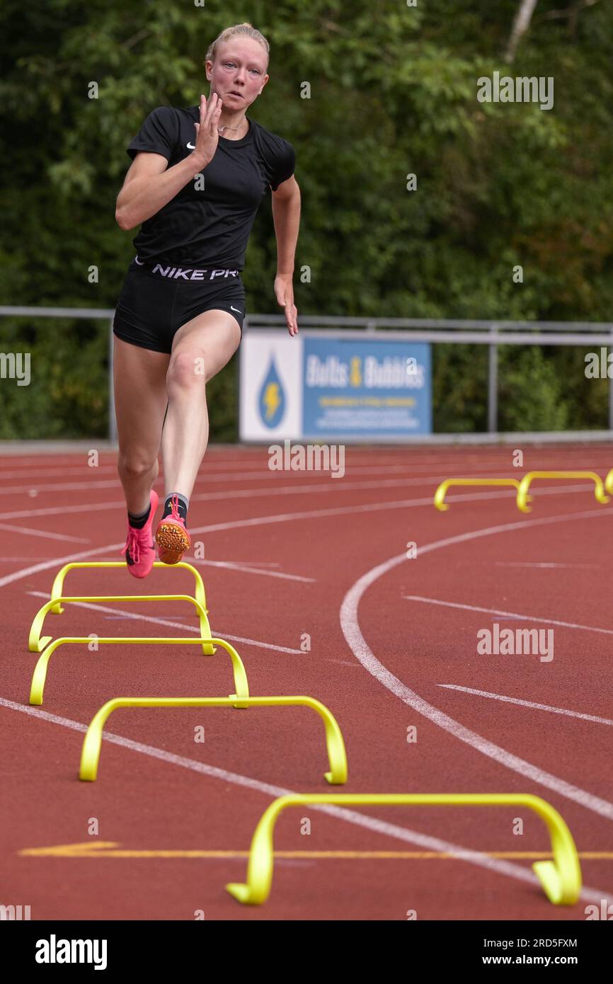 Gand, Belgique. 18 juillet 2023. L’athlète belge Lauren Petroci Coninx photographiée en action lors d’un camp d’entraînement de team building des jeunes athlètes de l’équipe Belgium à Gand, mardi 18 juillet 2023. Ces athlètes participeront bientôt au Festival Olympique de la Jeunesse européenne (FOJE) du 23 au 29 juillet et poursuivront leurs préparatifs pour ce tournoi du FOJE dans les locaux topsport de Gand. BELGA PHOTO LAURIE DIEFFEMBACQ crédit : Belga News Agency/Alamy Live News Banque D'Images