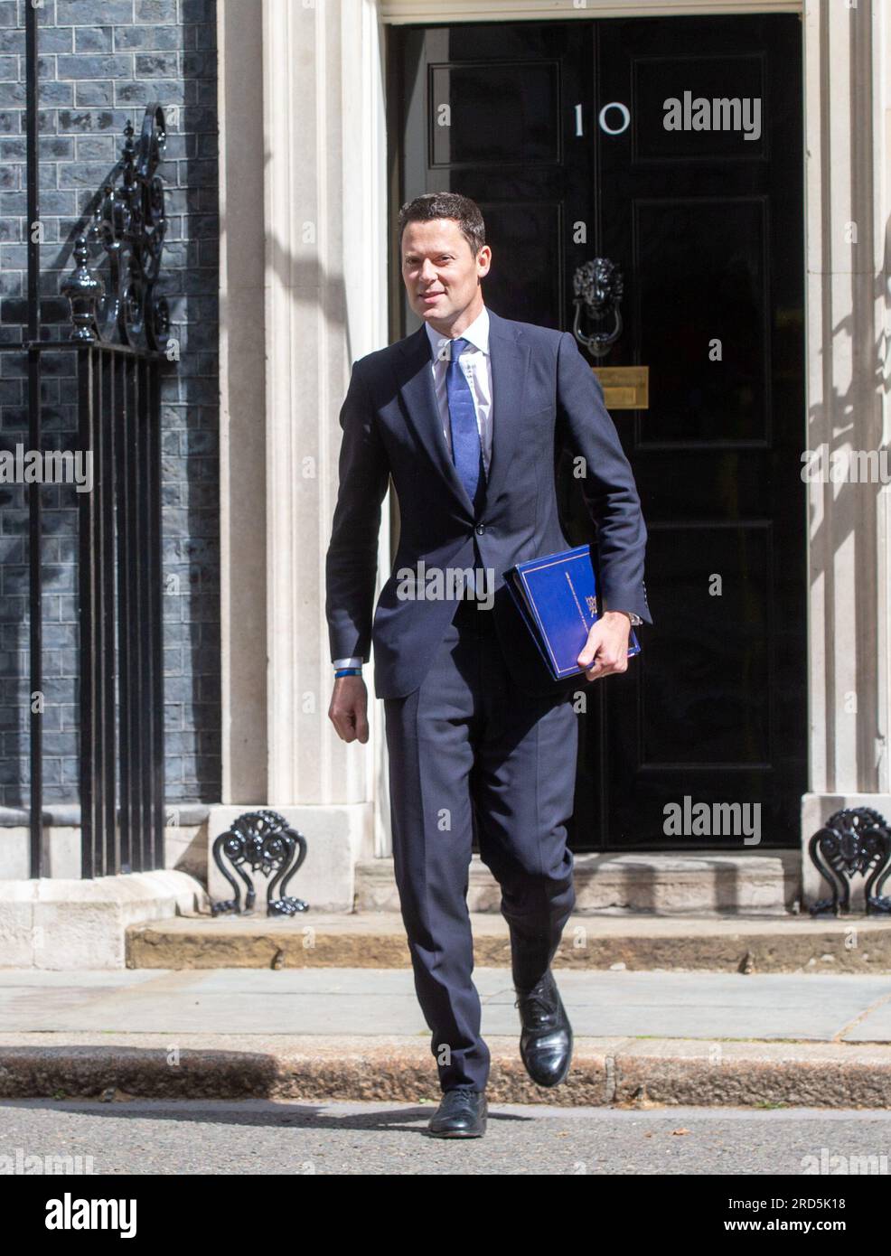 Londres, Angleterre, Royaume-Uni. 18 juillet 2023. Le secrétaire à la Justice ALEX CHALK est vu à l'extérieur du 10 Downing Street alors que le cabinet se réunit. (Image de crédit : © Tayfun Salci/ZUMA Press Wire) USAGE ÉDITORIAL SEULEMENT! Non destiné à UN USAGE commercial ! Banque D'Images