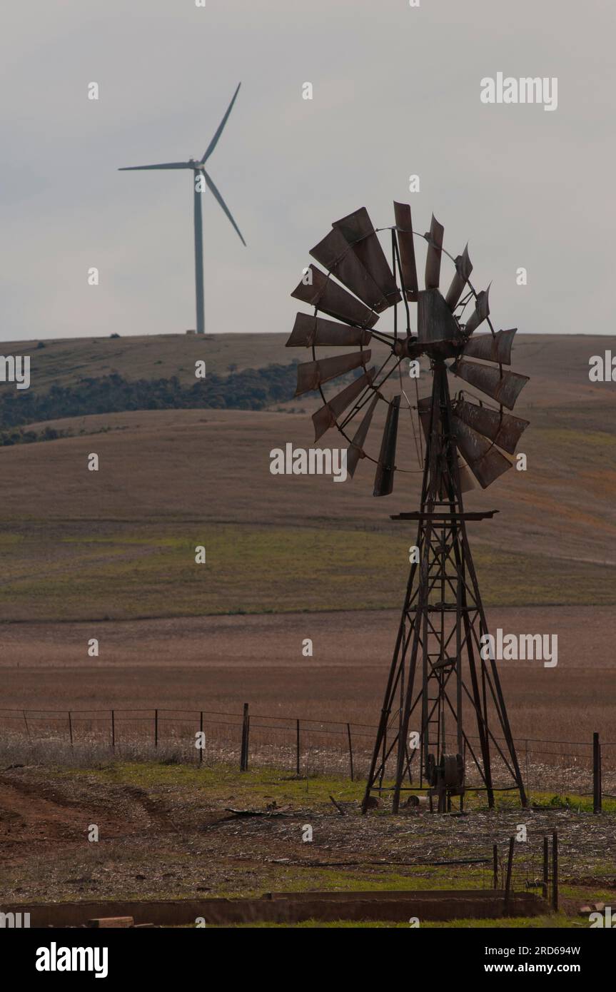 Moulins à vent, anciens et nouveaux, Australie méridionale Banque D'Images