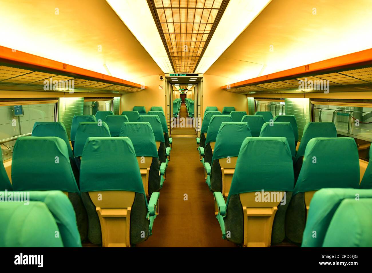 Vue de la ligne de lévitation magnétique à grande vitesse intérieure des trains dans le monde avec une vitesse de 500 km/h, Shanghai, Chine Banque D'Images