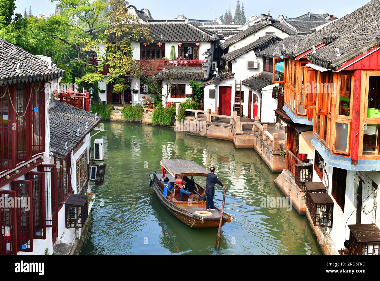 Zhujiajiao est une ancienne ville située dans le district de Qingpu de Shanghai.This est une ville d'eau a été créée il y a environ 1 700 ans.36 ponts en pierre a Banque D'Images