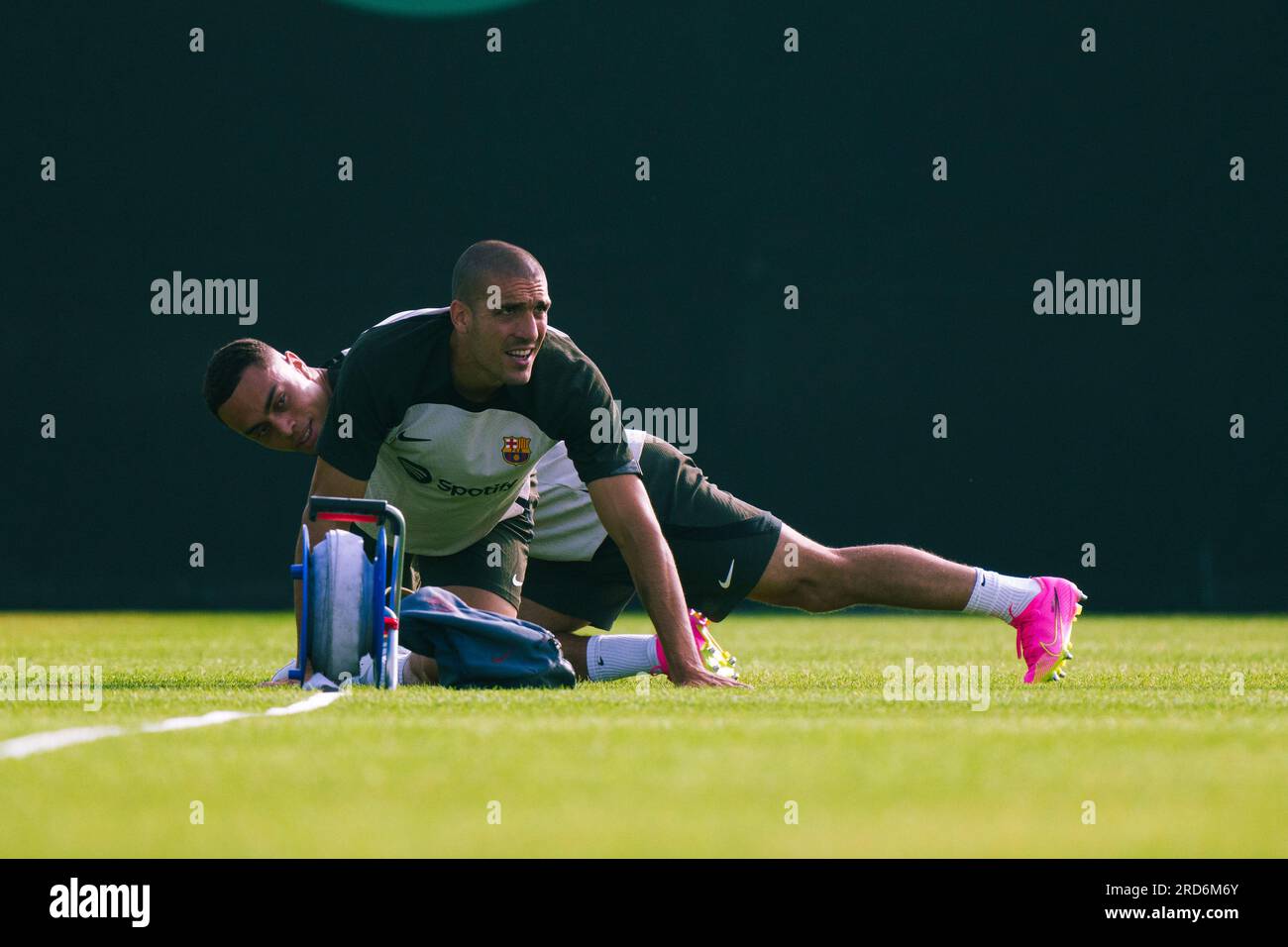 Sant Joan Despí, Espagne, 19, juillet 2023. Espagne-football-FC Barcelone séance d'entraînement. Oriol Romeu et Dest. Crédit : Joan G/Alamy Live News Banque D'Images