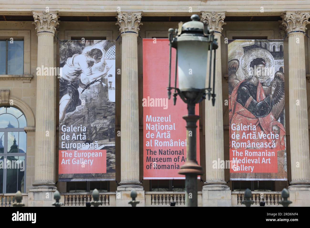 La Galerie nationale d'art à Bucarest, dans l'ancien Palais Royal sur la place de la Révolution, Calea Victoriei, Roumanie Banque D'Images