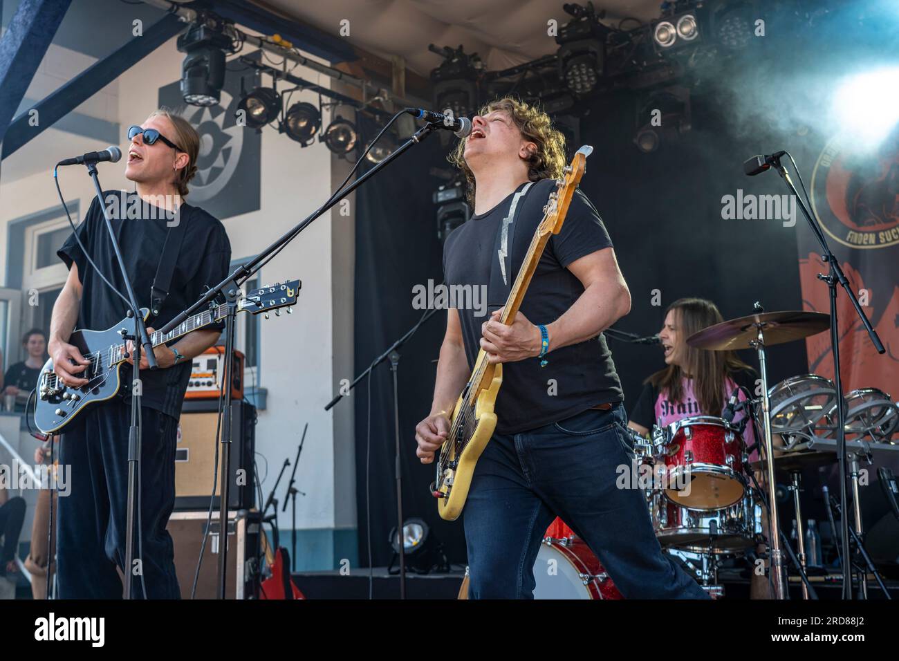 Die deutsche Rockband Die Nerven live beim Orange Blossom Special Festival, Beverungen, Deutschland | German Rock Band Die Nerven live at the Oran Banque D'Images