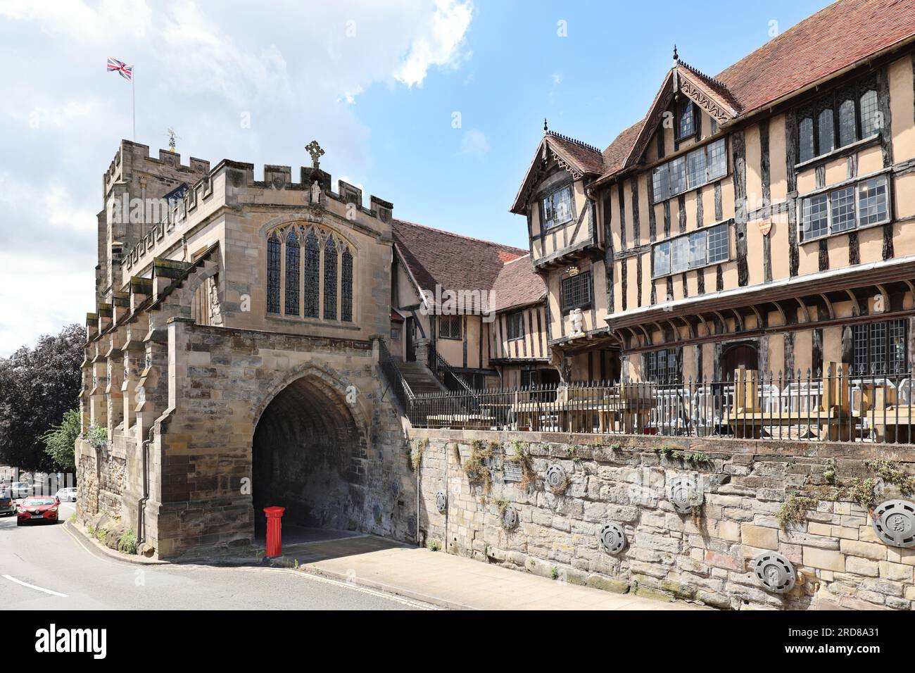West gate et lord Leycester Hospital, Warwick, Warwickshire, Angleterre, Royaume-Uni Banque D'Images