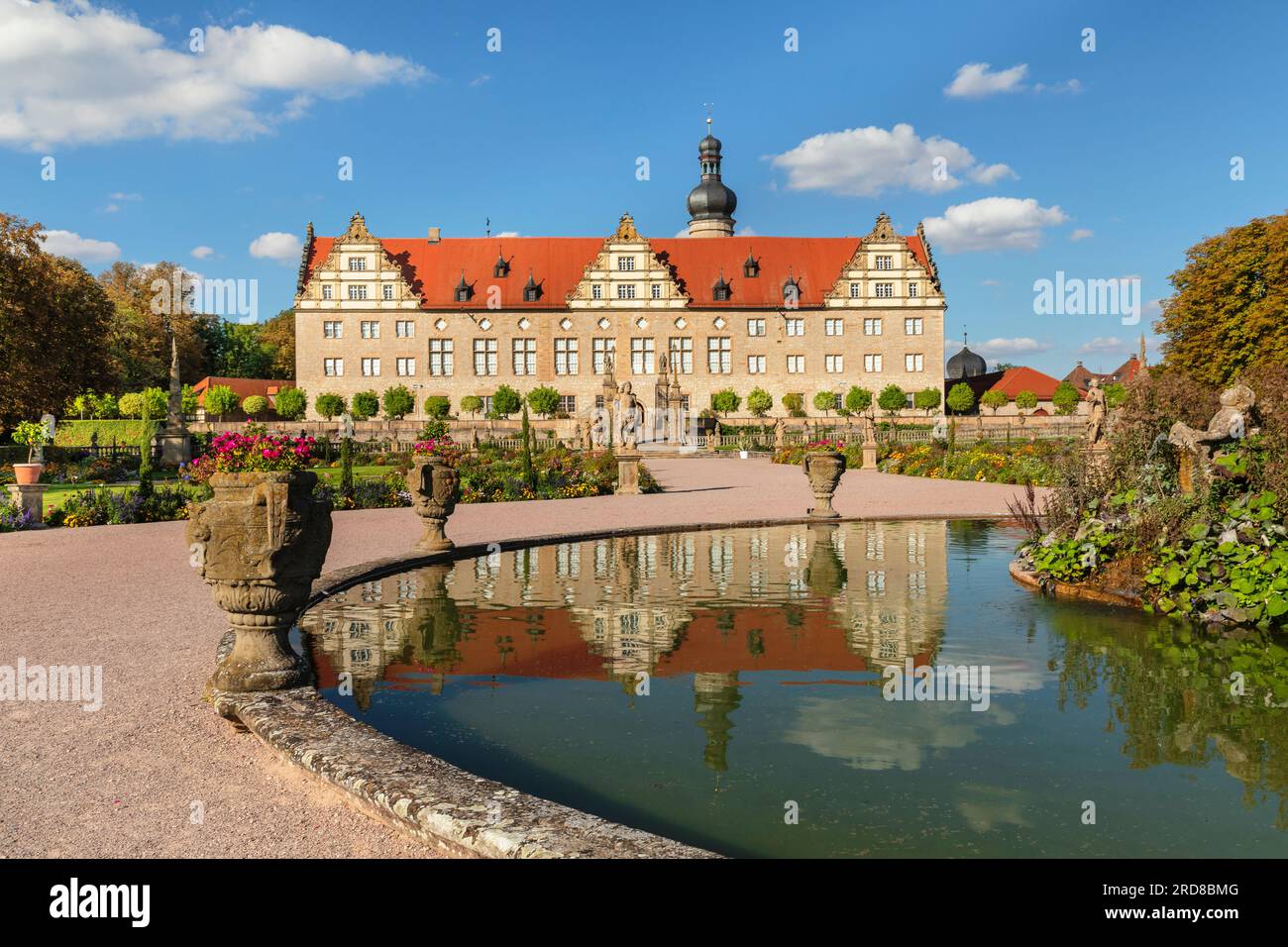 Château Renaissance de Weikersheim avec jardin baroque dans la vallée de Taubertal, Weikersheim, route romantique, Bade-Wurtemberg, Allemagne, Europe Banque D'Images