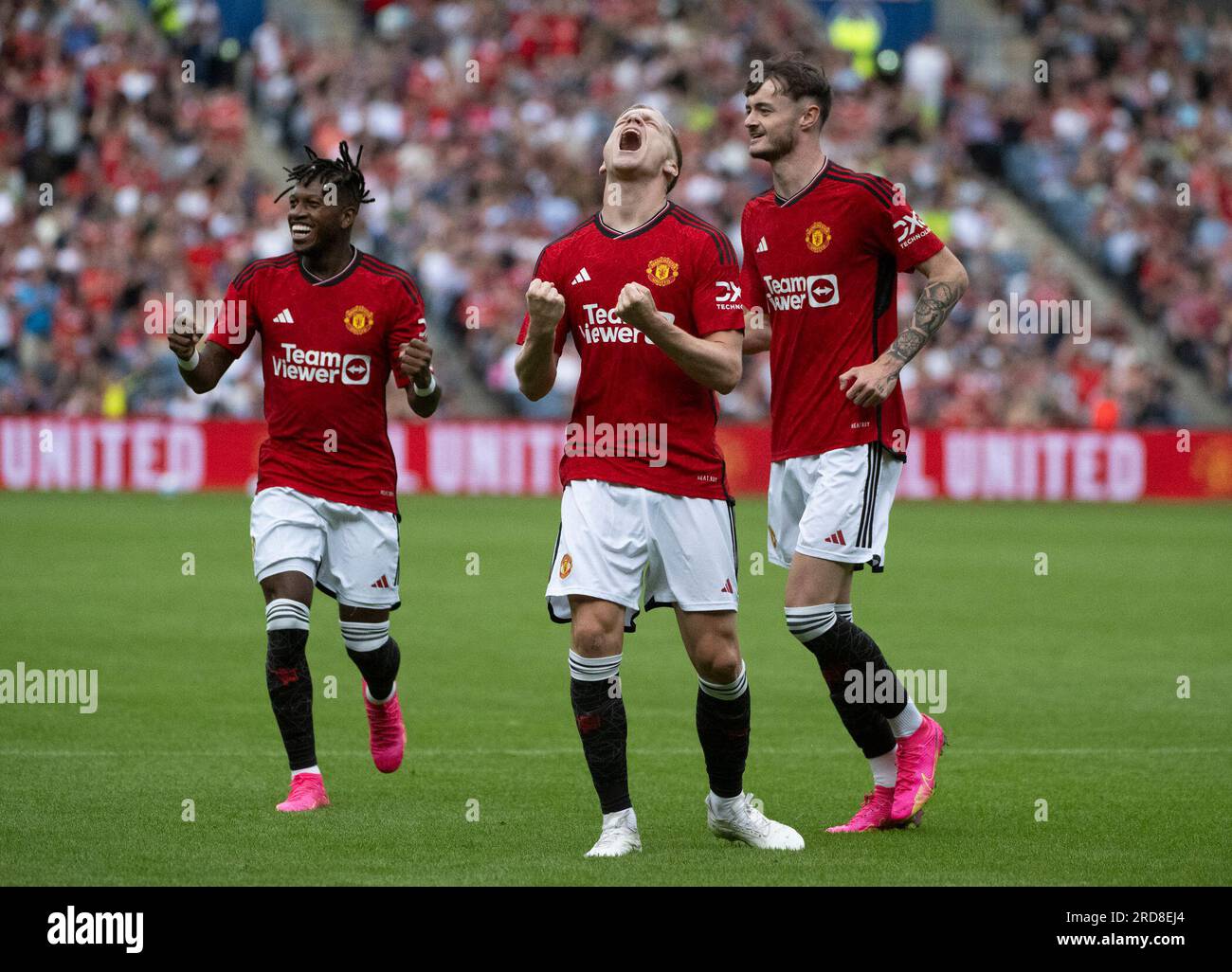 Edimbourg, Royaume-Uni. 19 juillet 2023. Amical de pré-saison - Manchester United FC - Olympique Lyonnais 18/7/2023. Le milieu de terrain de Manchester United, Donny van de Beek, célèbre après avoir mis Man Utd 1-0 en tête à la 49e minute du match alors que Manchester United affronte l'Olympique Lyonnais dans un match amical de pré-saison au Murrayfield Stadium, Édimbourg, Écosse, Royaume-Uni crédit : Ian Jacobs/Alamy Live News Banque D'Images