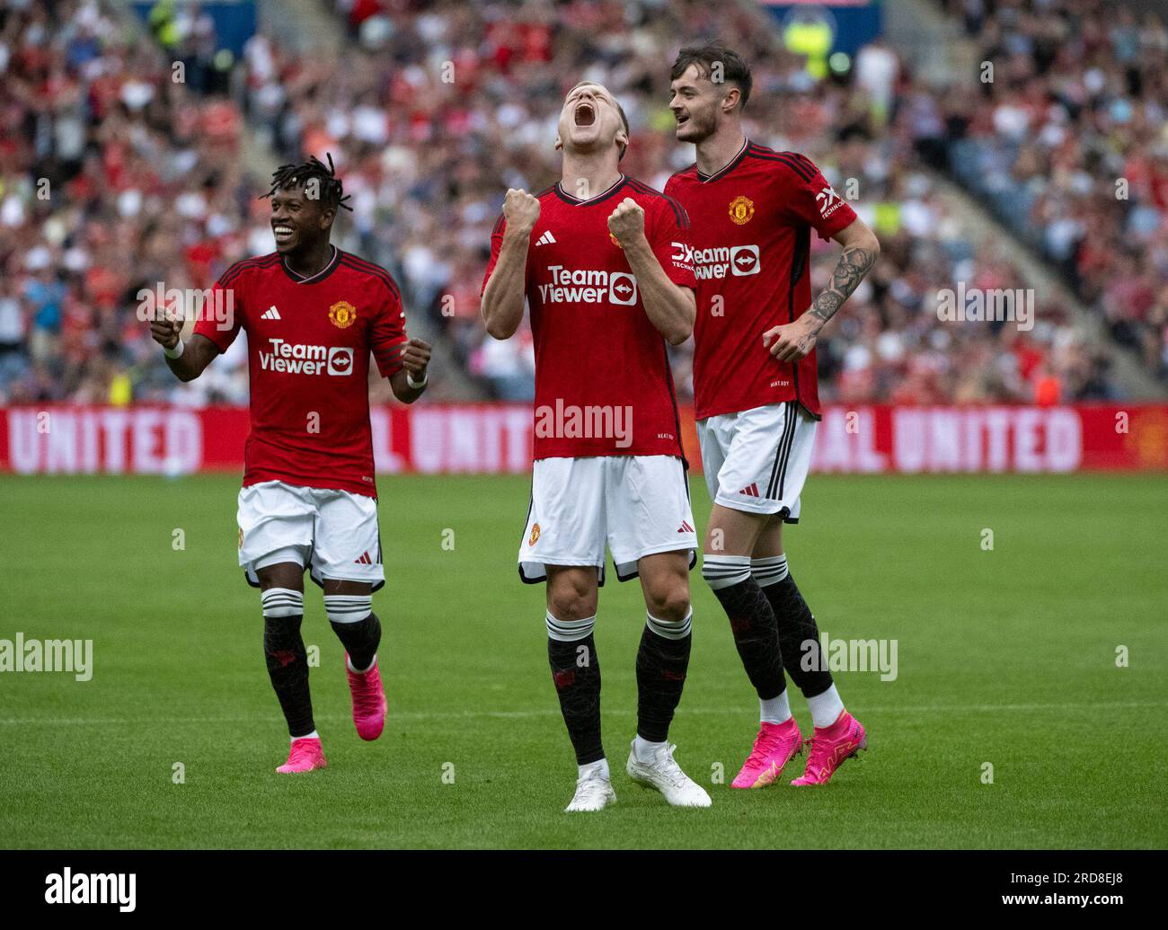 Edimbourg, Royaume-Uni. 19 juillet 2023. Amical de pré-saison - Manchester United FC - Olympique Lyonnais 18/7/2023. Le milieu de terrain de Manchester United, Donny van de Beek, célèbre après avoir mis Man Utd 1-0 en tête à la 49e minute du match alors que Manchester United affronte l'Olympique Lyonnais dans un match amical de pré-saison au Murrayfield Stadium, Édimbourg, Écosse, Royaume-Uni crédit : Ian Jacobs/Alamy Live News Banque D'Images