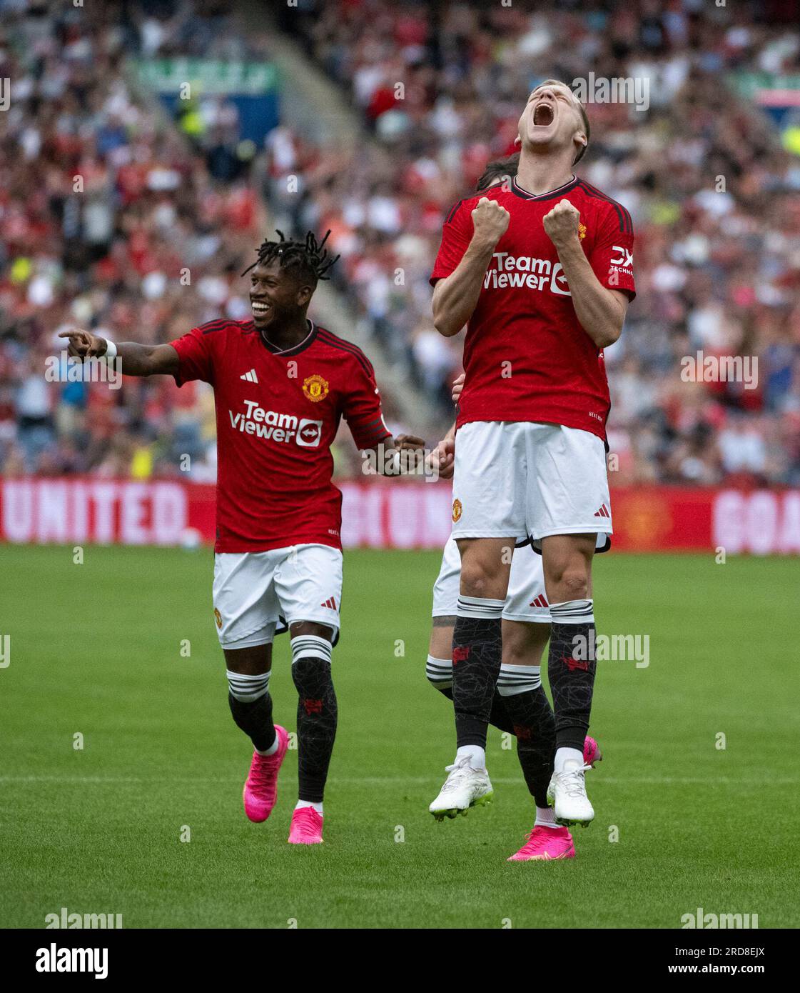 Edimbourg, Royaume-Uni. 19 juillet 2023. Amical de pré-saison - Manchester United FC - Olympique Lyonnais 18/7/2023. Le milieu de terrain de Manchester United, Donny van de Beek, célèbre après avoir mis Man Utd 1-0 en tête à la 49e minute du match alors que Manchester United affronte l'Olympique Lyonnais dans un match amical de pré-saison au Murrayfield Stadium, Édimbourg, Écosse, Royaume-Uni crédit : Ian Jacobs/Alamy Live News Banque D'Images