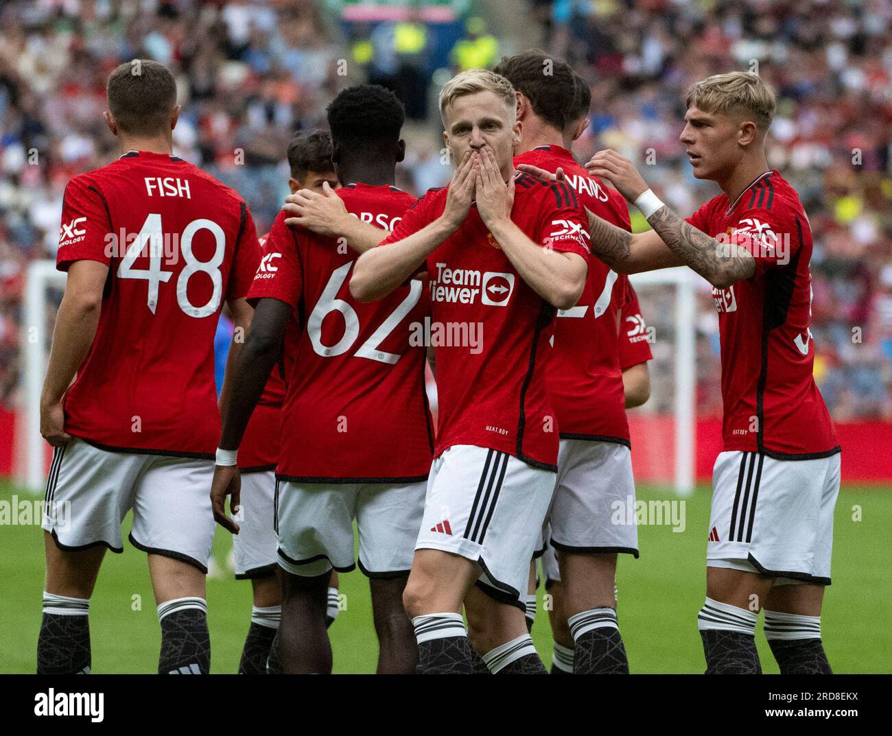 Edimbourg, Royaume-Uni. 19 juillet 2023. Amical de pré-saison - Manchester United FC - Olympique Lyonnais 18/7/2023. Le milieu de terrain de Manchester United, Donny van de Beek, célèbre après avoir mis Man Utd 1-0 en tête à la 49e minute du match alors que Manchester United affronte l'Olympique Lyonnais dans un match amical de pré-saison au Murrayfield Stadium, Édimbourg, Écosse, Royaume-Uni crédit : Ian Jacobs/Alamy Live News Banque D'Images