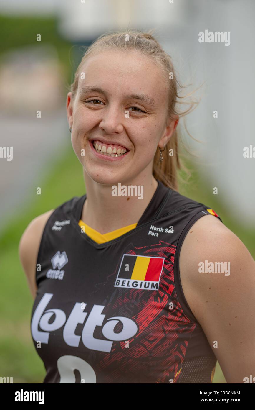 Vilvoorde, Belgique. 19 juillet 2023. La Belge Nel Demeyer pose pour le photographe lors d'une journée des médias de l'équipe nationale belge féminine de volleyball les Tigres jaunes, mercredi 19 juillet 2023 à Vilvoorde. Les Tigres jaunes se préparent pour les Championnats d'Europe féminins 2023, qui auront lieu du 15 août au 3 septembre. BELGA PHOTO JONAS ROOSENS crédit : Belga News Agency/Alamy Live News Banque D'Images