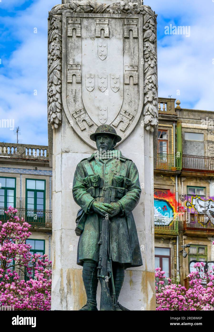 Porto, Portugal, le Mémorial de la Grande Guerre ou Monument. La vieille œuvre d'art est un lieu célèbre et un point de repère local dans la ville Banque D'Images