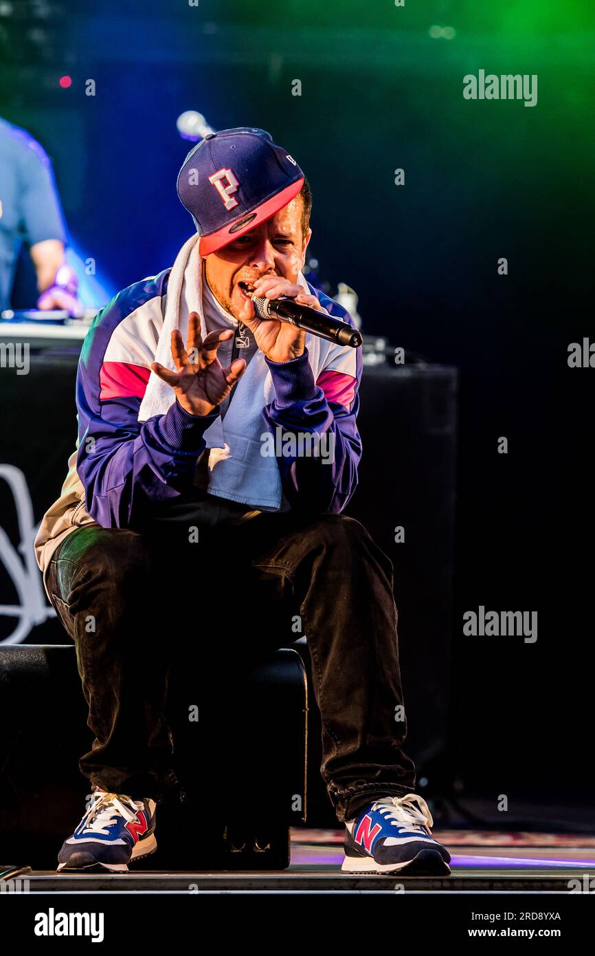 Pirineos sur se inunda de rap con Rapsusklei y Los Chicos del Maiz. Banque D'Images