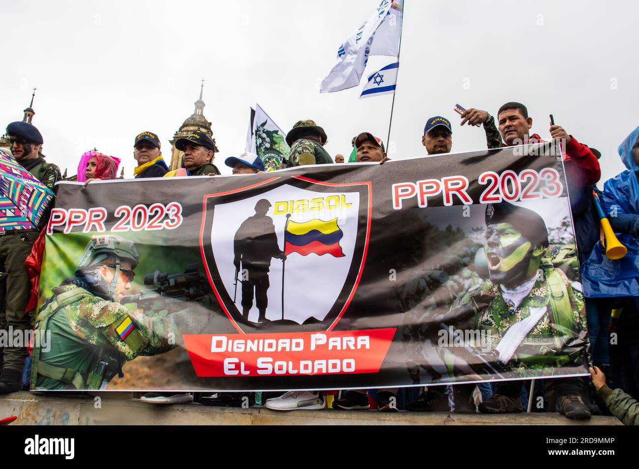 BOGOTA, COLOMBIE - 19 JUILLET 2023. Manifestation pacifique des membres de la réserve active des forces militaires et de police à Bogota Colombie contre Th Banque D'Images