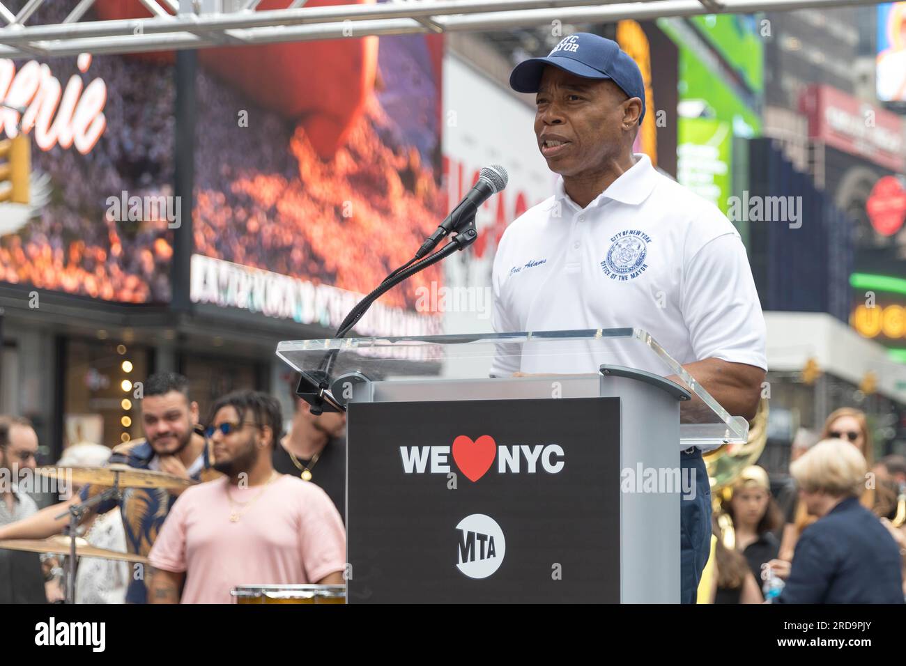 Times Square, New York, NY 19 juillet 2023, Eric Adams à la conférence de presse pour le maire Adams, MTA, et WELOVENYC lancent First-Ever Music Under New York Riders' Choice Award, Times Square, New York, NY 19 juillet 2023. Crédit : Brazil photo Press/Alamy Live News Banque D'Images