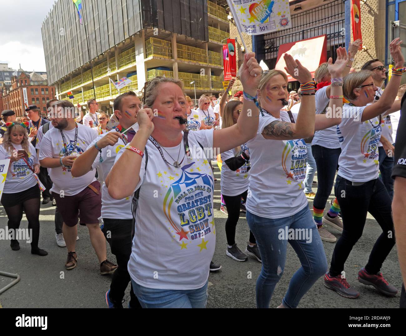 La police de GM participe au défilé du Manchester Pride Festival, 36 Whitworth Street, Manchester, Angleterre, Royaume-Uni, M1 3NR Banque D'Images